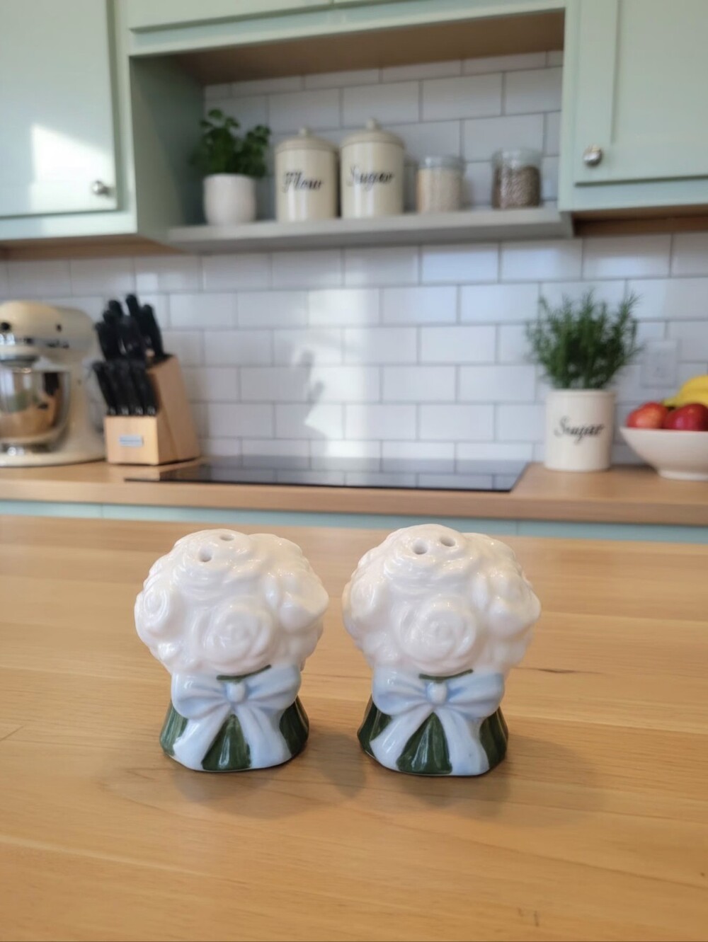 Ceramic White Rose Bouquet Salt and Pepper Shaker Set